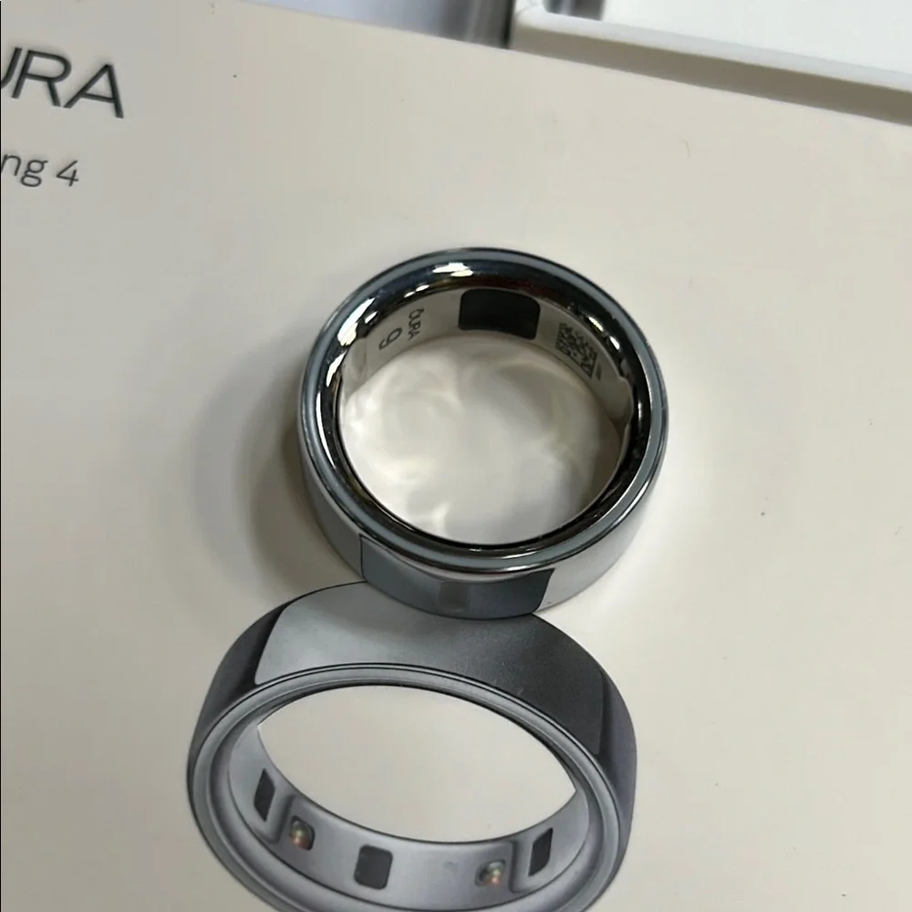 Oura Silver Smart Ring Advanced Wearable Technology